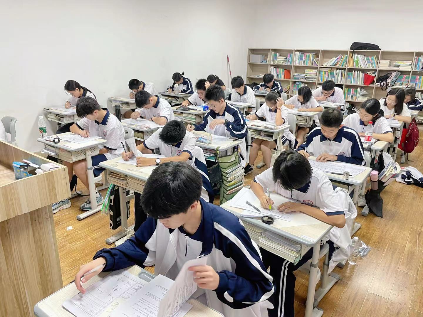 中考后反思：杭州初三学生是否应该选择复读？