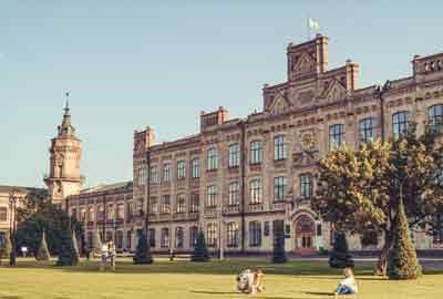 2026广东物理类407分左右能报哪些大学 可以上院校及位次（公办、民办）